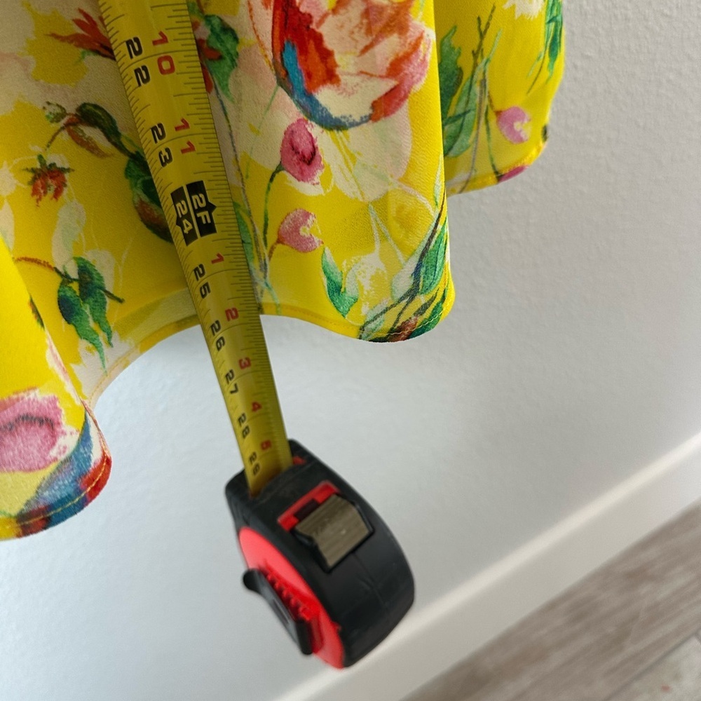 Rose & Olive Yellow Floral Blouse - Picture 7 of 7